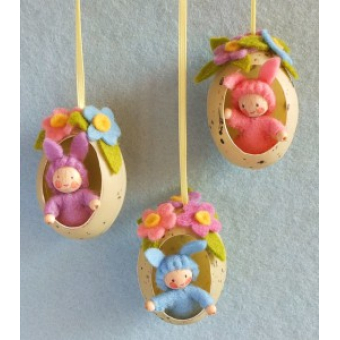 Atelier Pippilotta Vilt-Drie paashaasjes in een ei (A250/66)