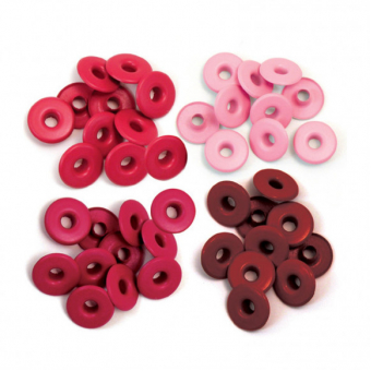 We R Memory Keepers • Wide eyelets x 40 Red (41585-5)